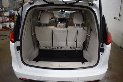 2017 Chrysler Pacifica Hybrid Platinum