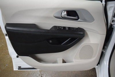 2017 Chrysler Pacifica Hybrid Platinum