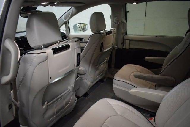 2017 Chrysler Pacifica Hybrid Platinum